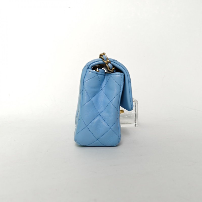 CHANEL 22SCF口蓋包大Mini20藍色羊皮晶片開金扣核桃金球肩帶肩背包-1