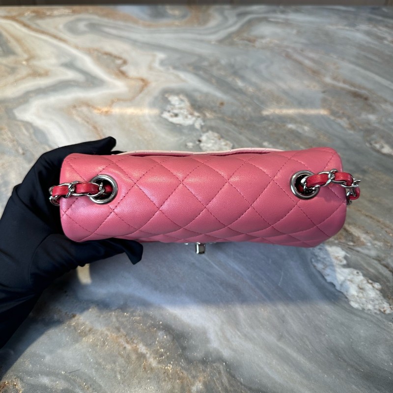 Chanel 限量已絕版 情人節滿鑽徽章款粉色羊皮CF大mini  肩背包斜背包-3