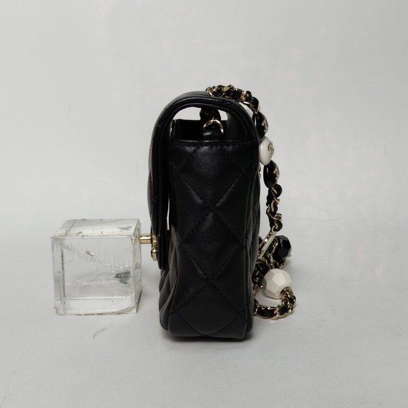 CHANEL 23PCF口蓋包17黑色羊皮晶片開琺瑯扣琺瑯愛心皮穿鏈肩背包-1