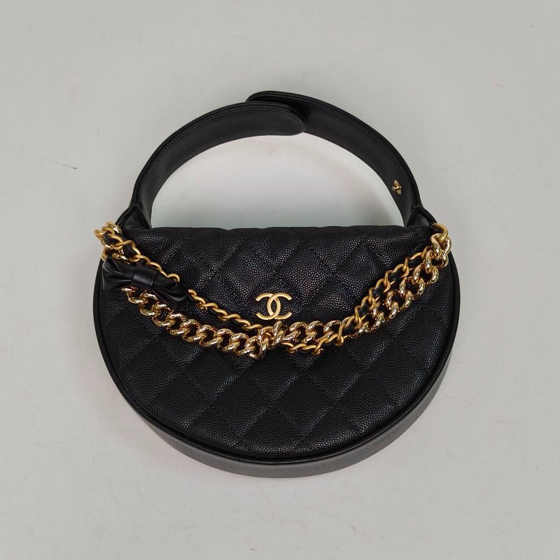 CHANEL 24S呼啦圈月牙包18黑色荔枝牛皮鐳射標金扣多鏈條掛飾肩背包-0
