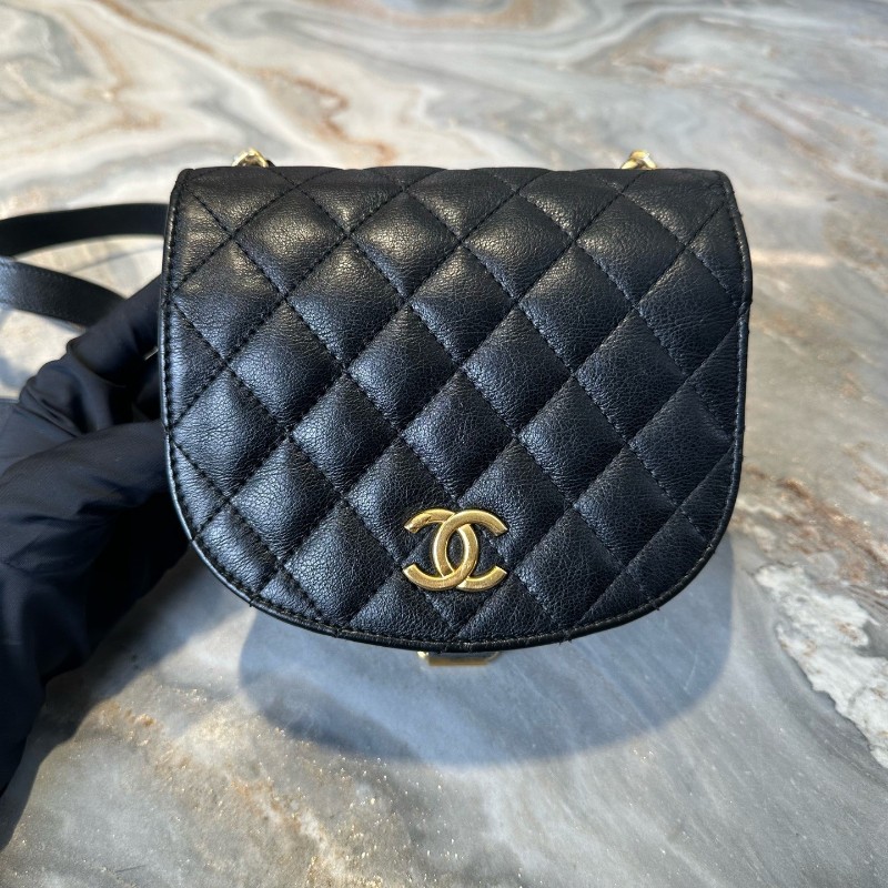 Chanel/香奈兒 19C系列馬鞍包 小豬包 黑金牛皮 斜背包肩背包-1