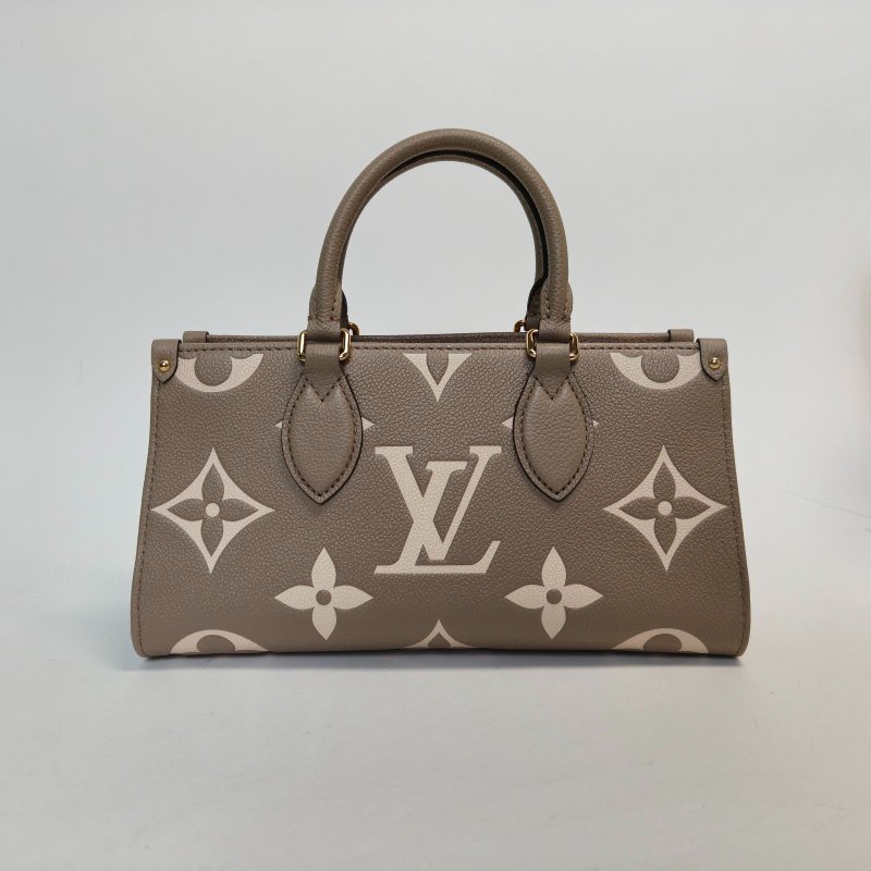 LOUIS VUITTON OnthegoEastWest大象灰牛皮晶片老花壓紋肩背包-0