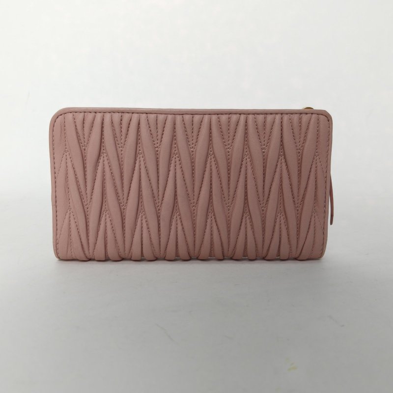 MIU MIU 粉色羊皮褶皺拉鏈錢包肩背包-2