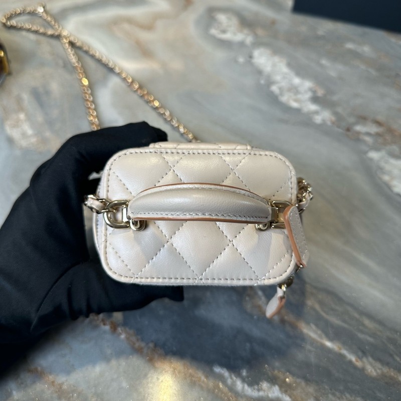 Chanel 23p奶茶金扣羊皮菱格Mini迷你手柄小盒子包-3