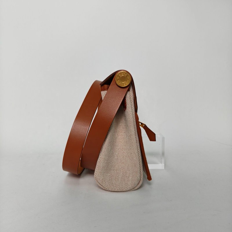 HERMES HerbagZip20帆布拼牛皮14米色拼34黃褐色帆布/Hunter牛皮K2025金扣肩背包-1