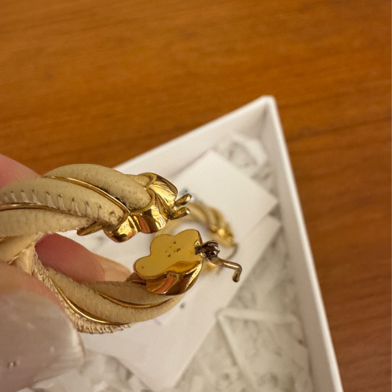 BV奶茶色麻花半圓耳環-8