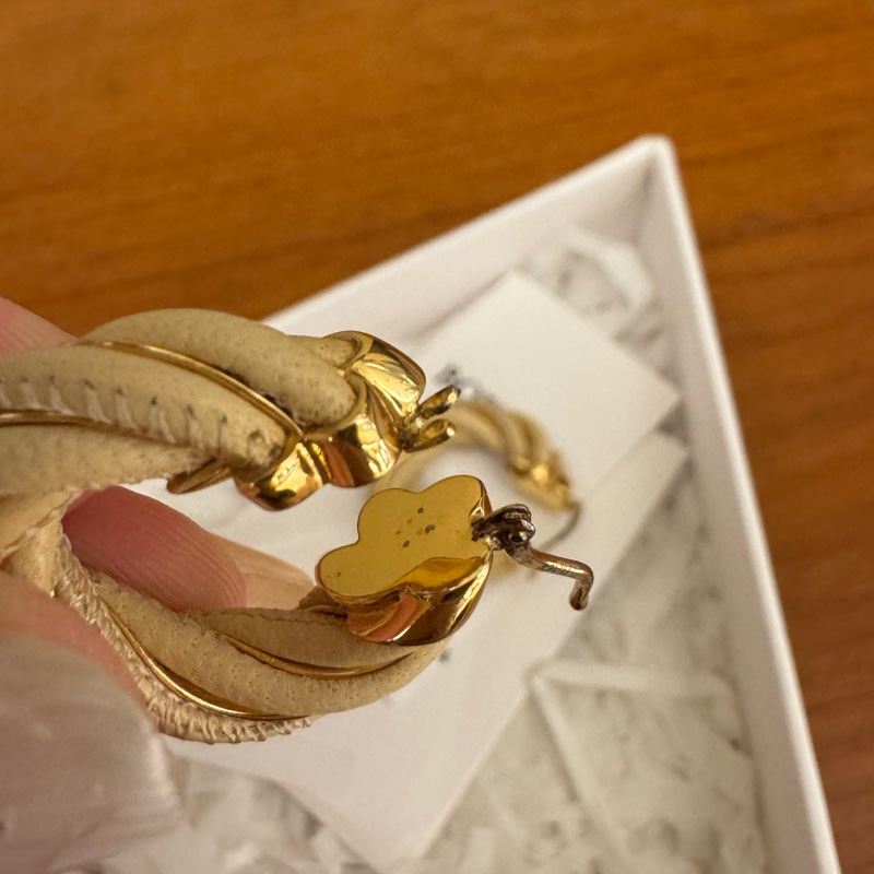 BV奶茶色麻花半圓耳環-9