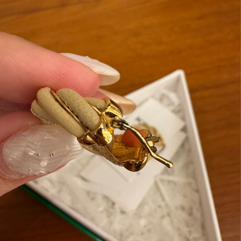 BV奶茶色麻花半圓耳環-13