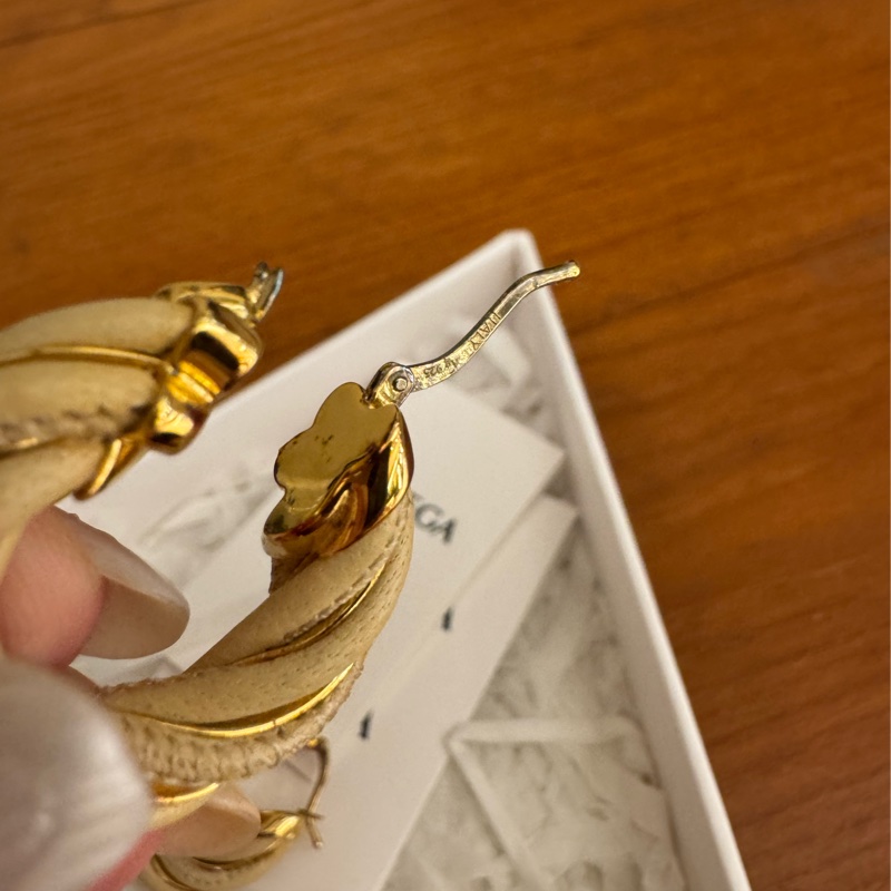 BV奶茶色麻花半圓耳環-26