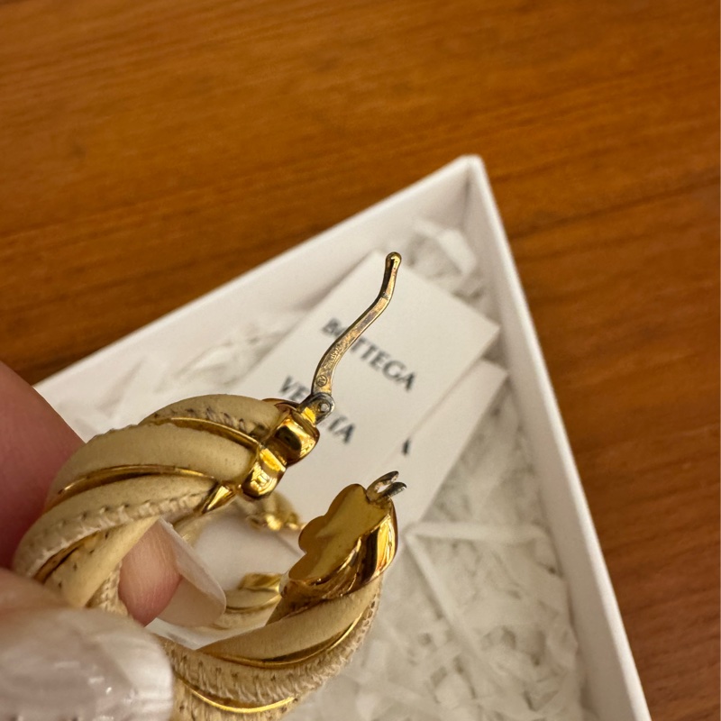 BV奶茶色麻花半圓耳環-29