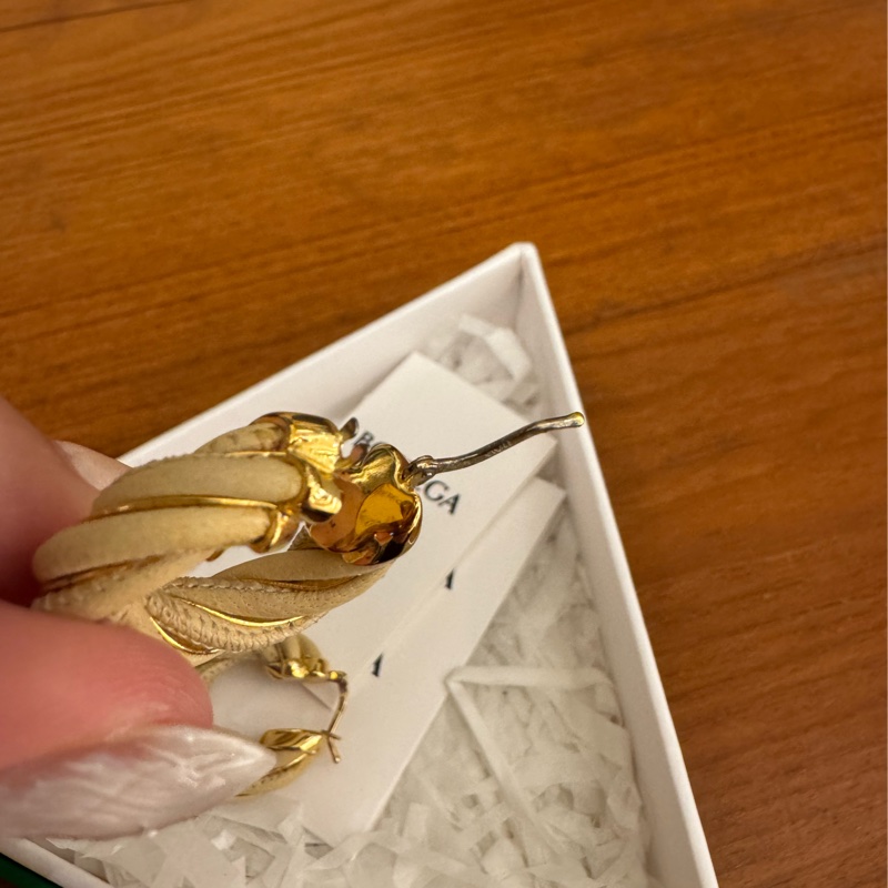 BV奶茶色麻花半圓耳環-31