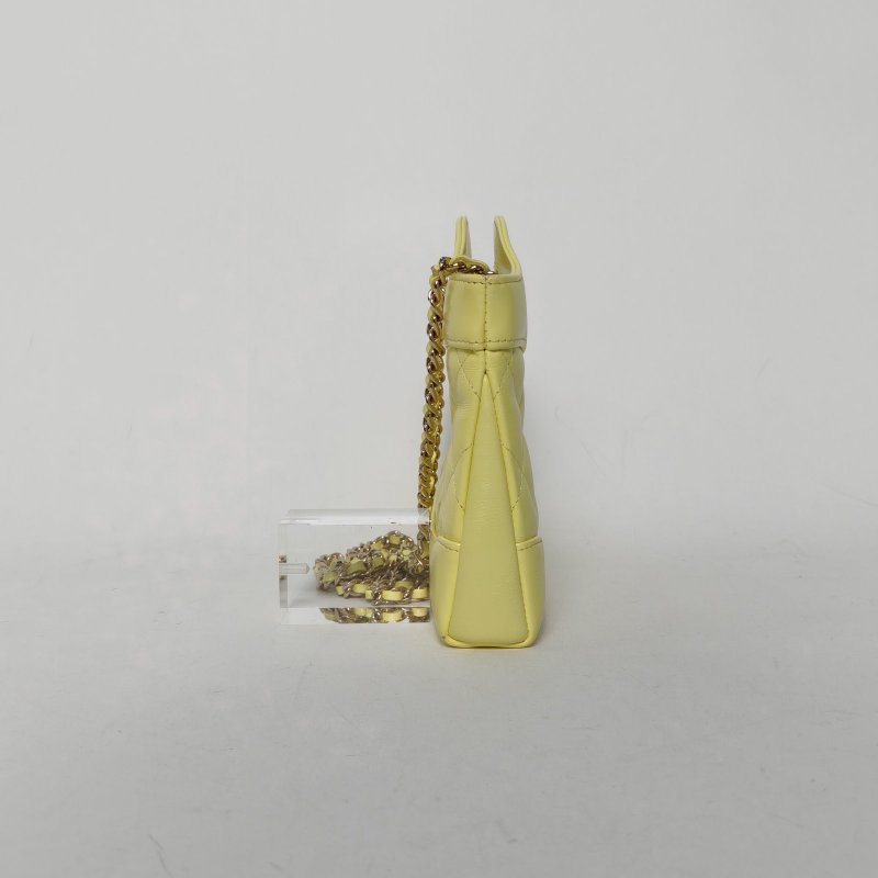 CHANEL 31BagNano橫版20.5黃色羊皮鐳射標淺金扣肩背包-3