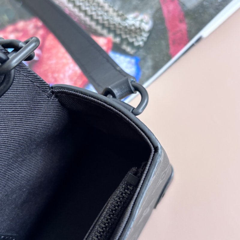 ::LOUIS VUITTON:: LV M81783 Steamer 黑色花紋方型箱包 斜背包 男包-22