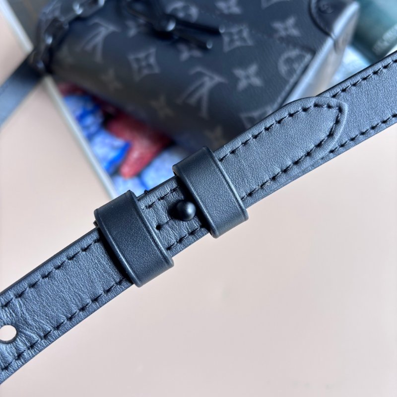 ::LOUIS VUITTON:: LV M81783 Steamer 黑色花紋方型箱包 斜背包 男包-24