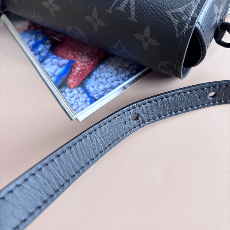 ::LOUIS VUITTON:: LV M81783 Steamer 黑色花紋方型箱包 斜背包 男包-26