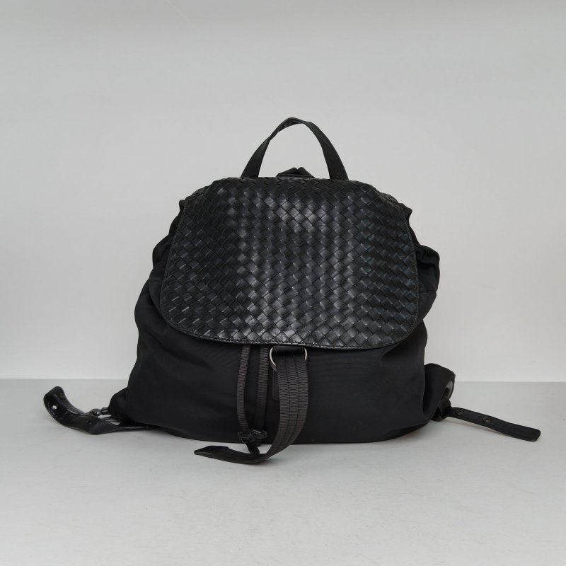 BOTTEGA VENETA 黑色牛皮尼龍編織翻蓋雙肩包/肩背包-0