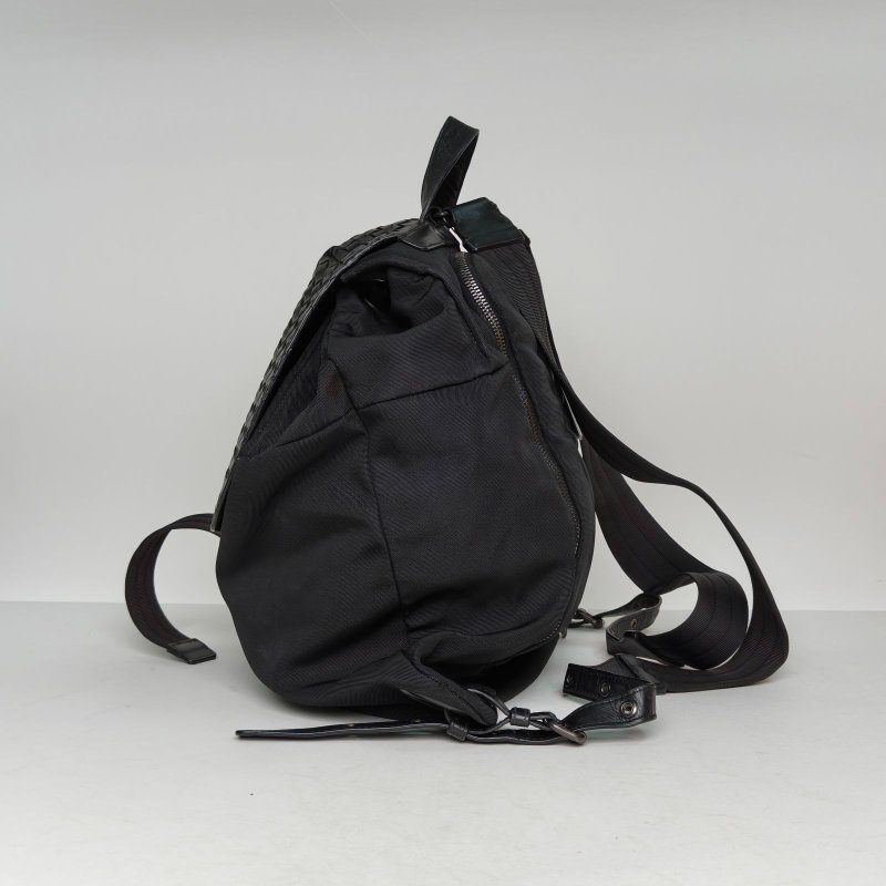 BOTTEGA VENETA 黑色牛皮尼龍編織翻蓋雙肩包/肩背包-1