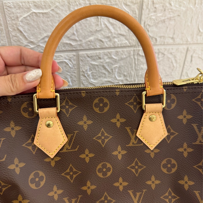 LV花紋speedy30背帶款-17