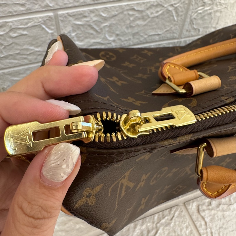 LV花紋speedy30背帶款-22