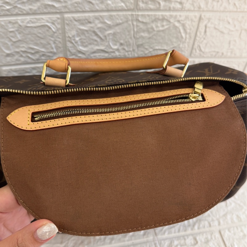 LV花紋speedy30背帶款-47