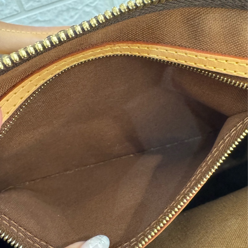 LV花紋speedy30背帶款-51