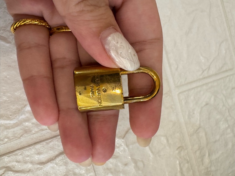 LV花紋speedy30背帶款-56