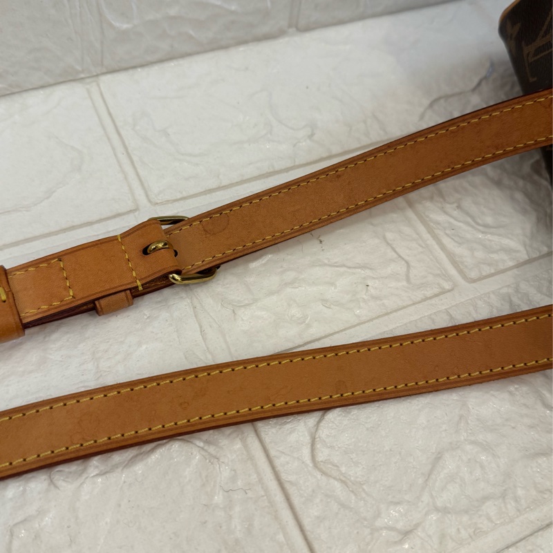 LV花紋speedy30背帶款-65