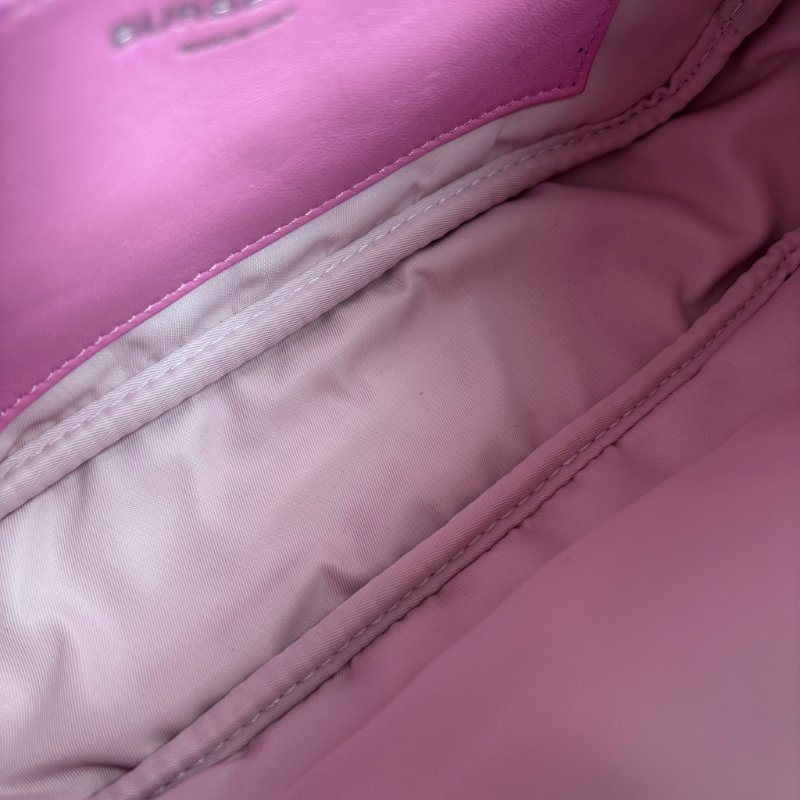 ::BURBERRY:: LORA銀字LOGO格紋絎縫設計羊皮鏈帶拉鍊斜背相機包(粉)-16