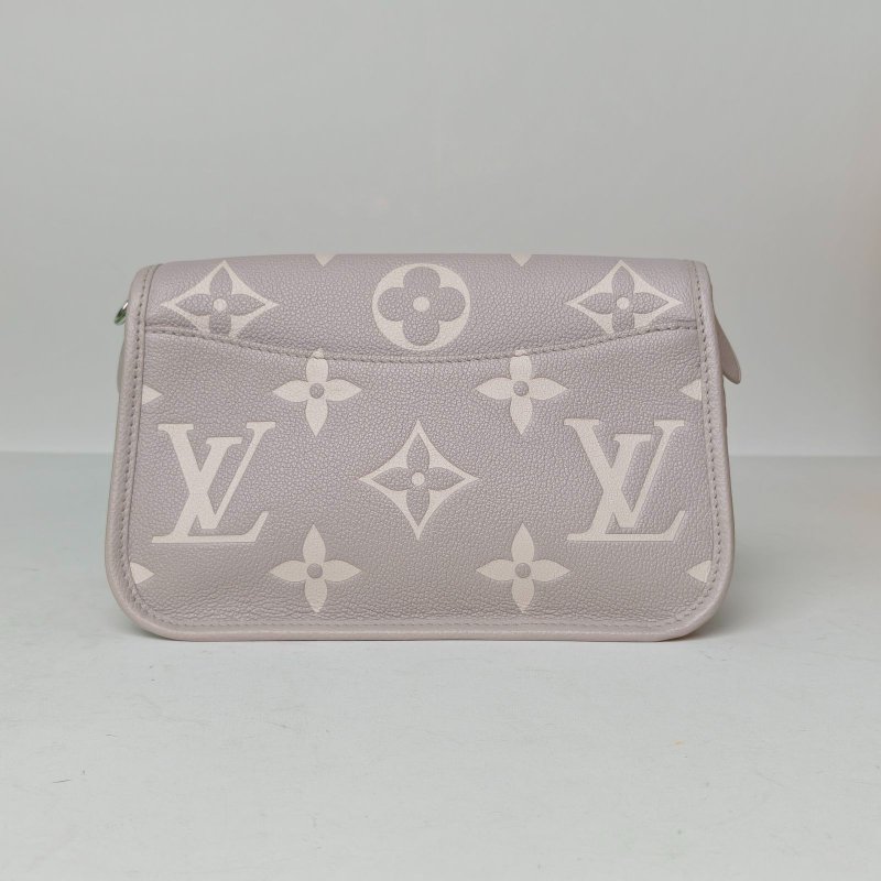 LOUIS VUITTON 灰色牛皮晶片Diane法棍包24可拆卸寬肩帶肩背包-2