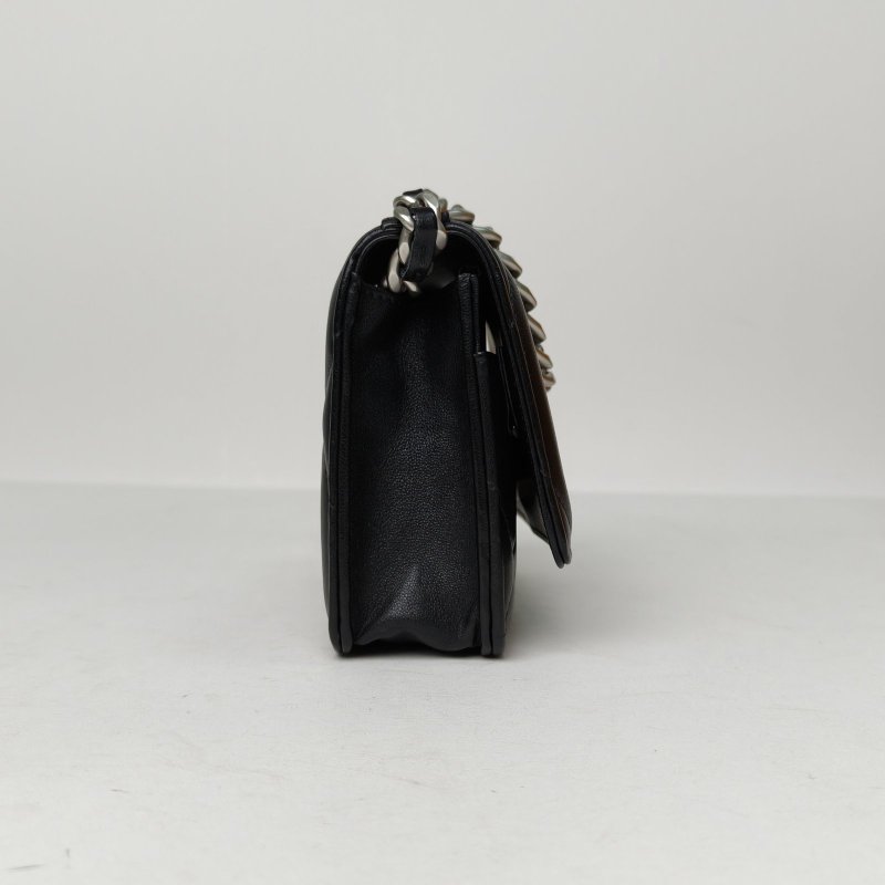 CHANEL 19BAG吸扣WOC19黑色羊皮晶片開金銀扣肩背包-3