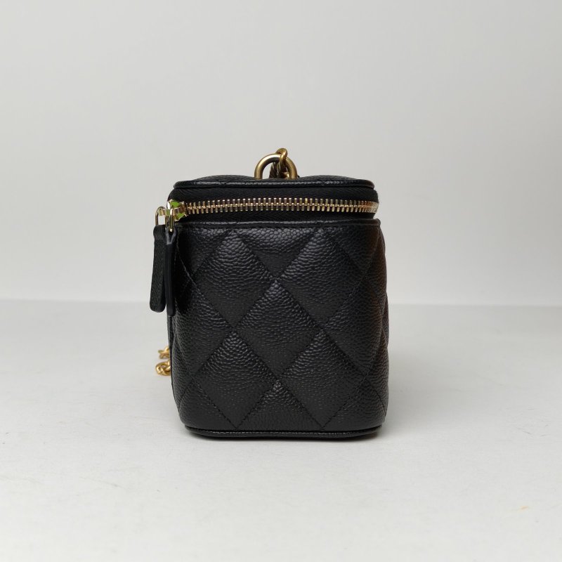 CHANEL 23P長盒子化妝包帶鏡子16黑色荔枝牛皮鐳射標金扣愛心金球肩帶肩背包-3