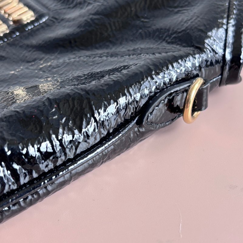 ::miumiu:: 黑亮漆皮IVY MINI托特包-15