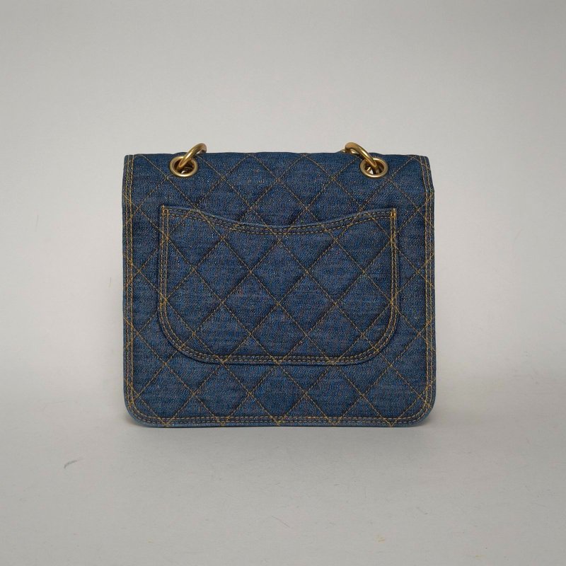 CHANEL 23S手柄郵差包22牛仔藍牛仔晶片開金扣菱格紋肩背包-2