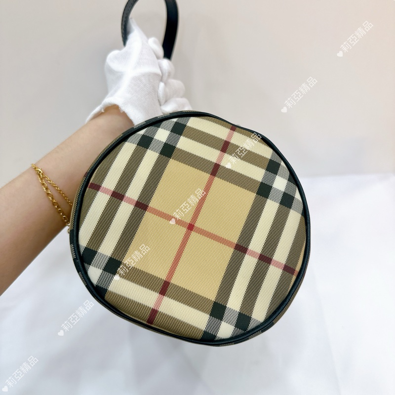 莉亞精品♡ Burberry 格紋圓筒包 二手美包-7