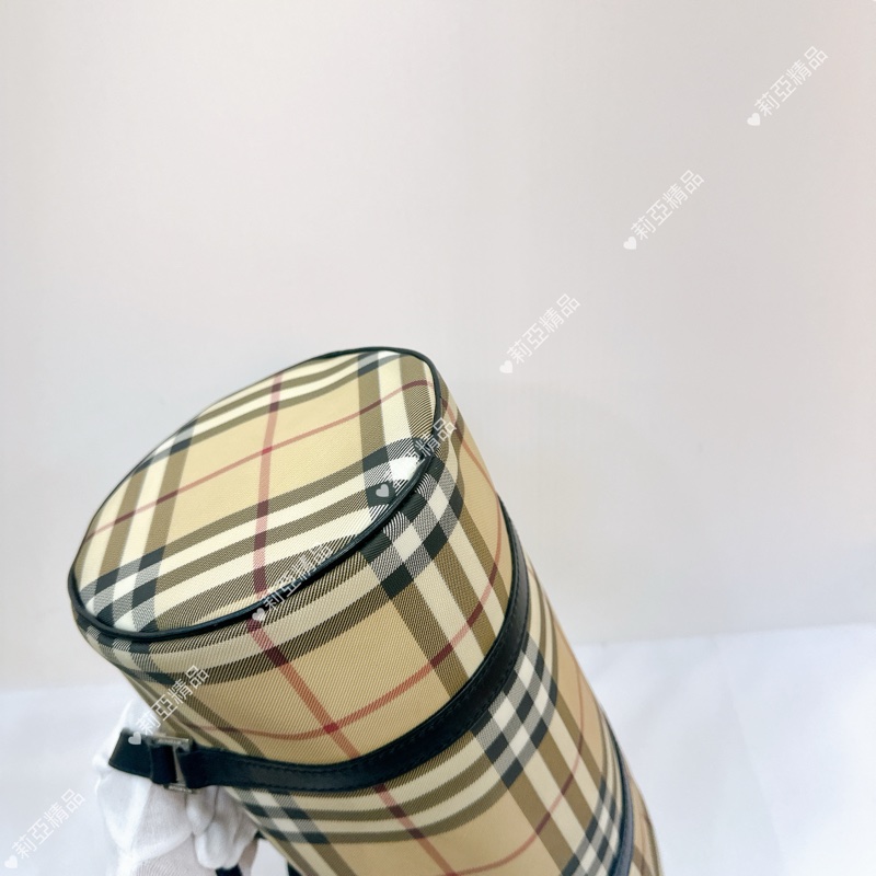 莉亞精品♡ Burberry 格紋圓筒包 二手美包-8