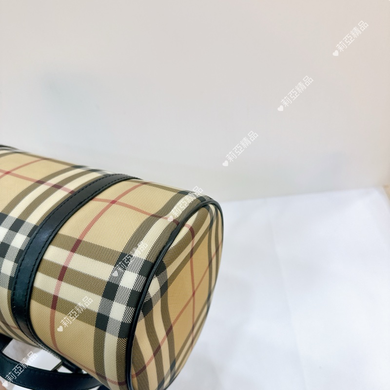 莉亞精品♡ Burberry 格紋圓筒包 二手美包-11