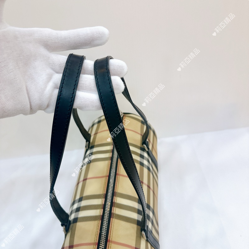 莉亞精品♡ Burberry 格紋圓筒包 二手美包-13