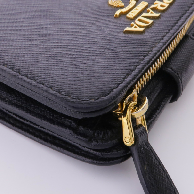 PRADA Saffiano皮革Wallet金扣錢包-8