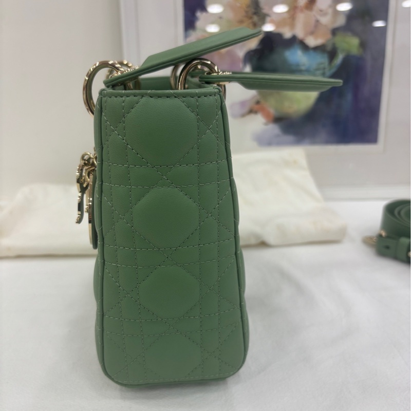 Dior 戴妃四格 迪奧 牛油果綠四格戴妃包，20年編碼 寬肩帶，限量琺瑯扣，超級美！-6
