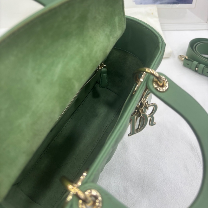 Dior 戴妃四格 迪奧 牛油果綠四格戴妃包，20年編碼 寬肩帶，限量琺瑯扣，超級美！-8