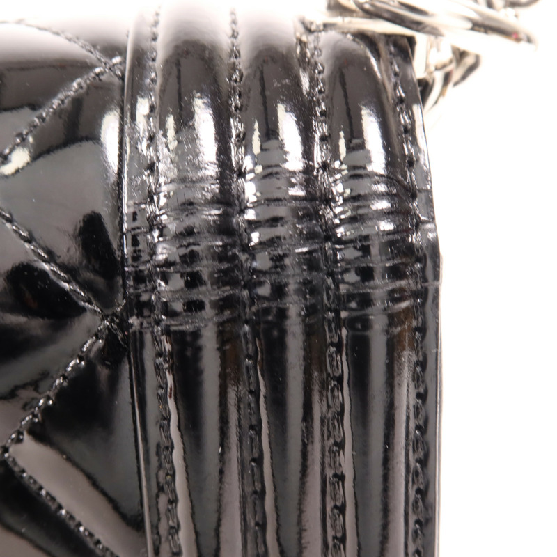 CHANEL 漆皮皮革Boy 28銀扣肩背袋-19