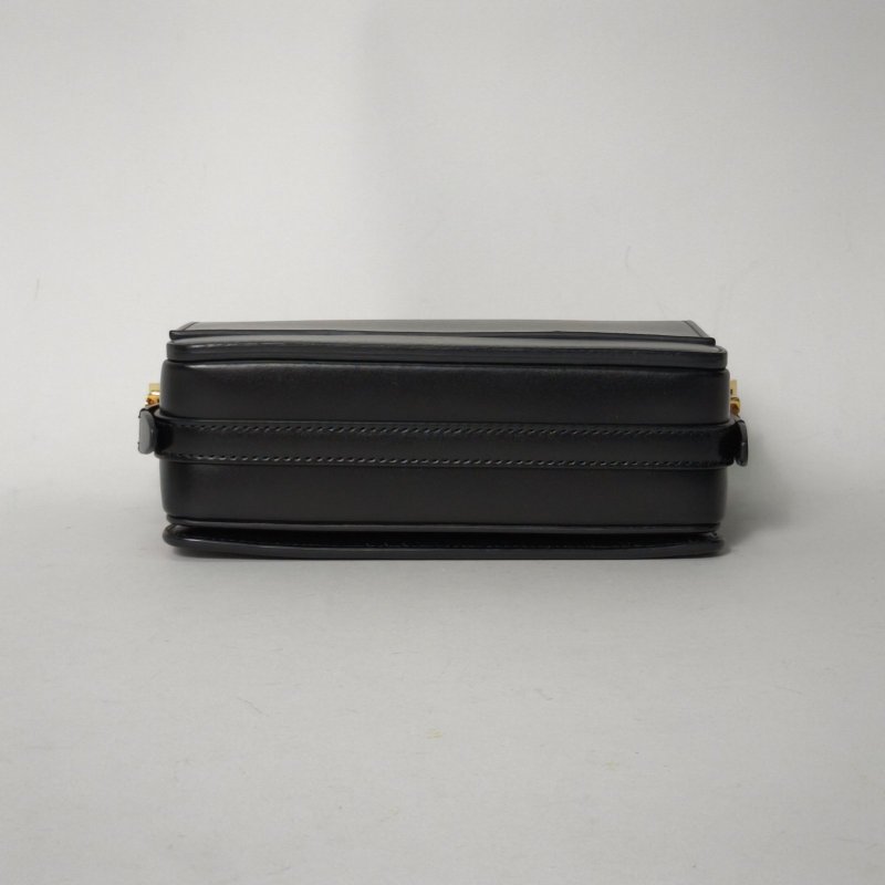 Burberry 黑色牛皮Grace橫板豆腐包20肩背包-4