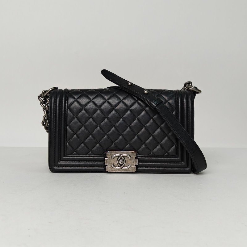 CHANEL Leboy中號25黑色羊皮20開銀扣菱格紋肩背包-0