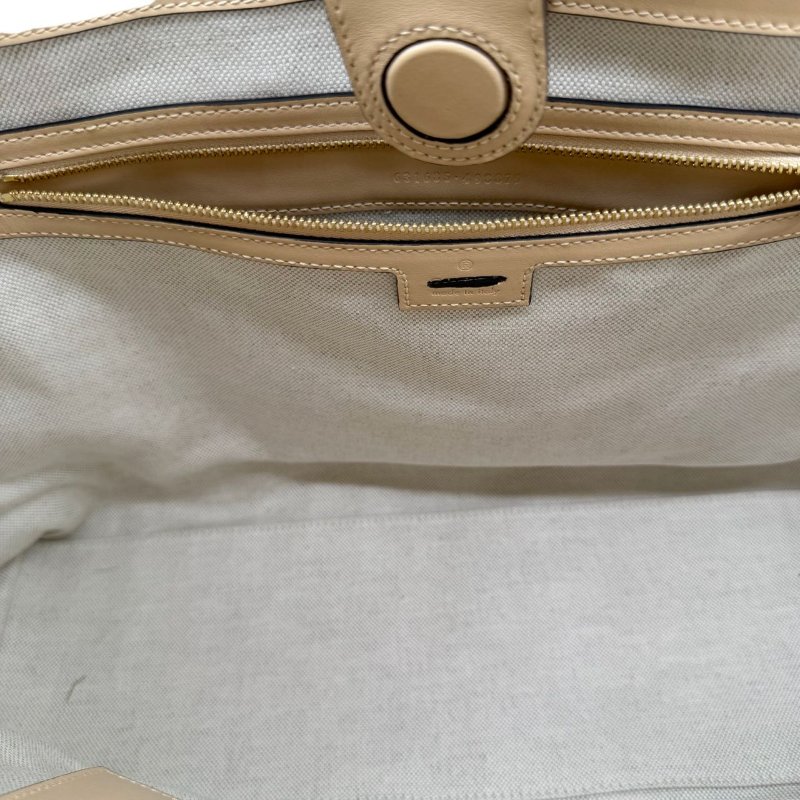 GUCCI古馳 GG Matelassé 金色徽標皮革提手 皮革 托特包購物袋 單肩包手提包 中號 米黃色-11