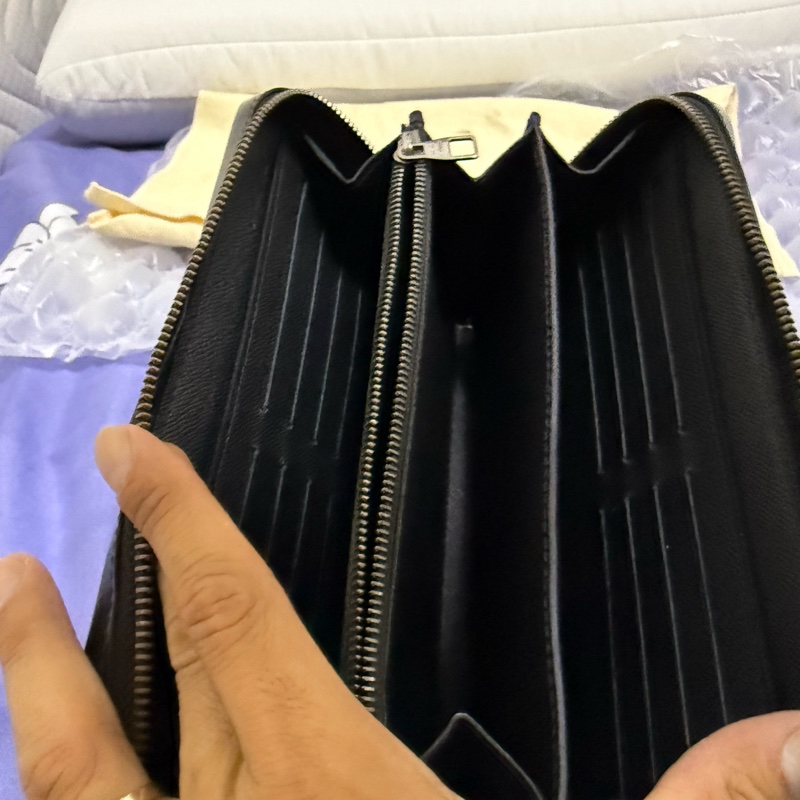 LV男士黑武士 老花 手拿包 郵差包 手機包-20