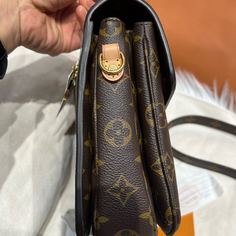 98新LV 老花郵差包 SR2270 2020年編碼 20年發票-10