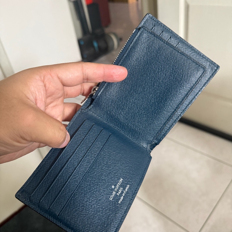 Lv 素面牛皮短夾(有零錢袋)-6