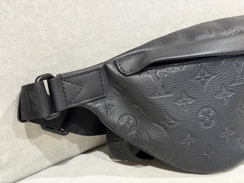 Louis Vuitton Discovery PM 胸包 腰包 男包 全黑 LV M46036-2