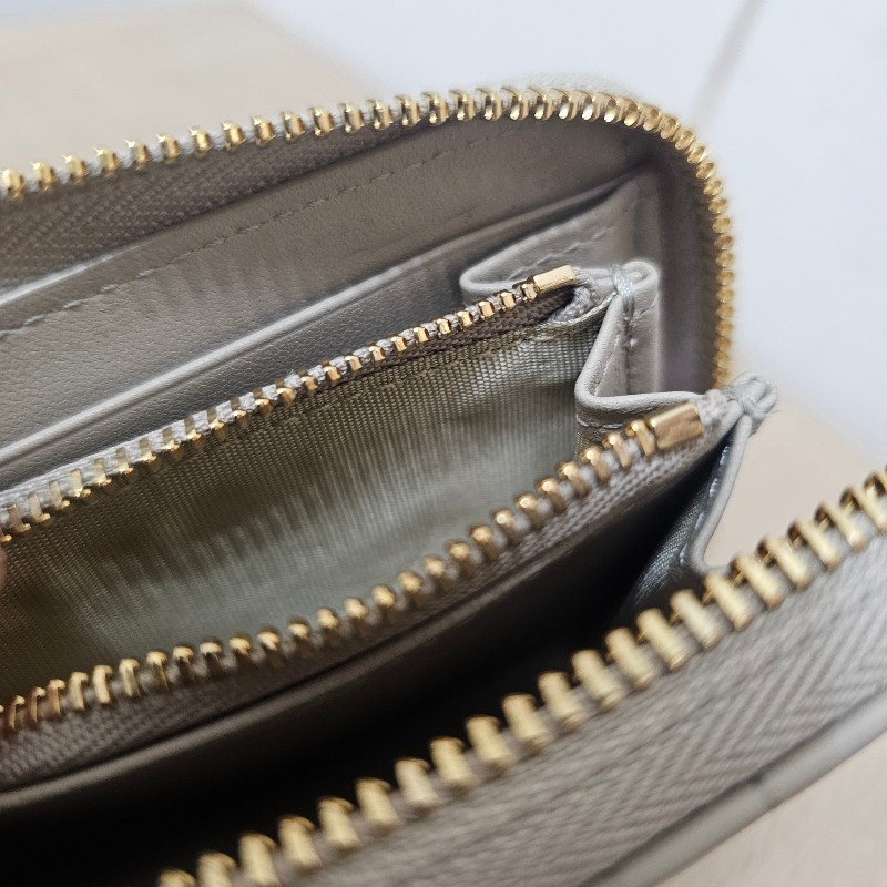 [實品超好看沙色❣️] Dior沙色羊皮金釦LadyDior拉鏈零錢卡包-12