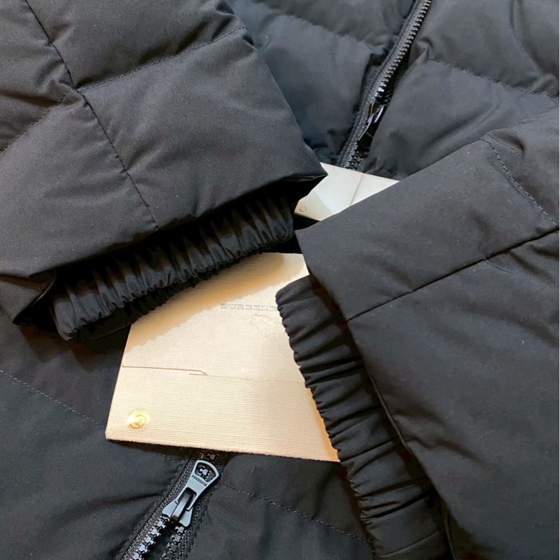 BURBERRY英國黑色連帽鵝絨大衣M-9